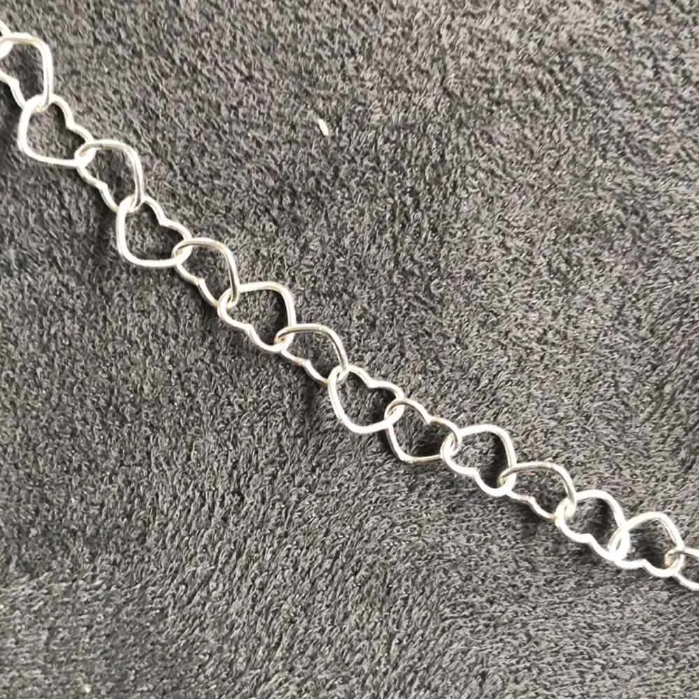 NWT!! Heart Chain necklace - Picture 3 of 3